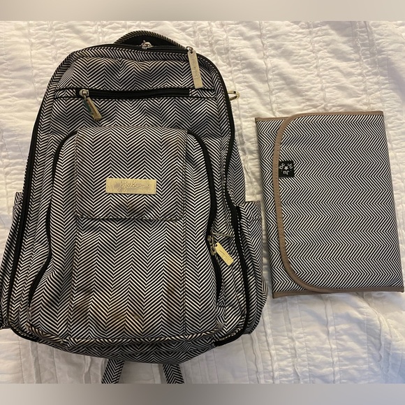 Jujube Be Right Back backpack in Queen of the Nile
